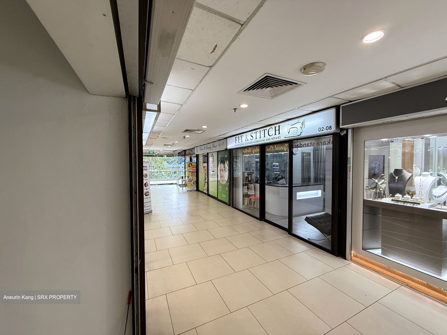Lucky Plaza (D9), Retail #576202421